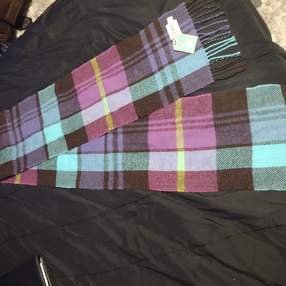 Scarf - Picture 3 of 5